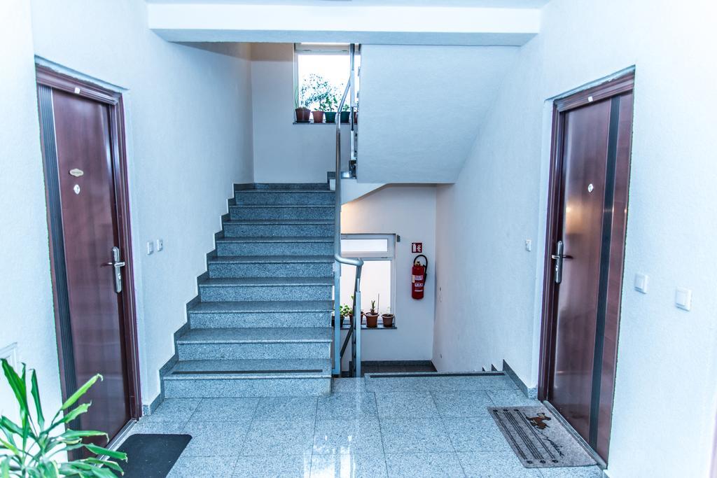 Apartment Flores Osijek Exterior foto